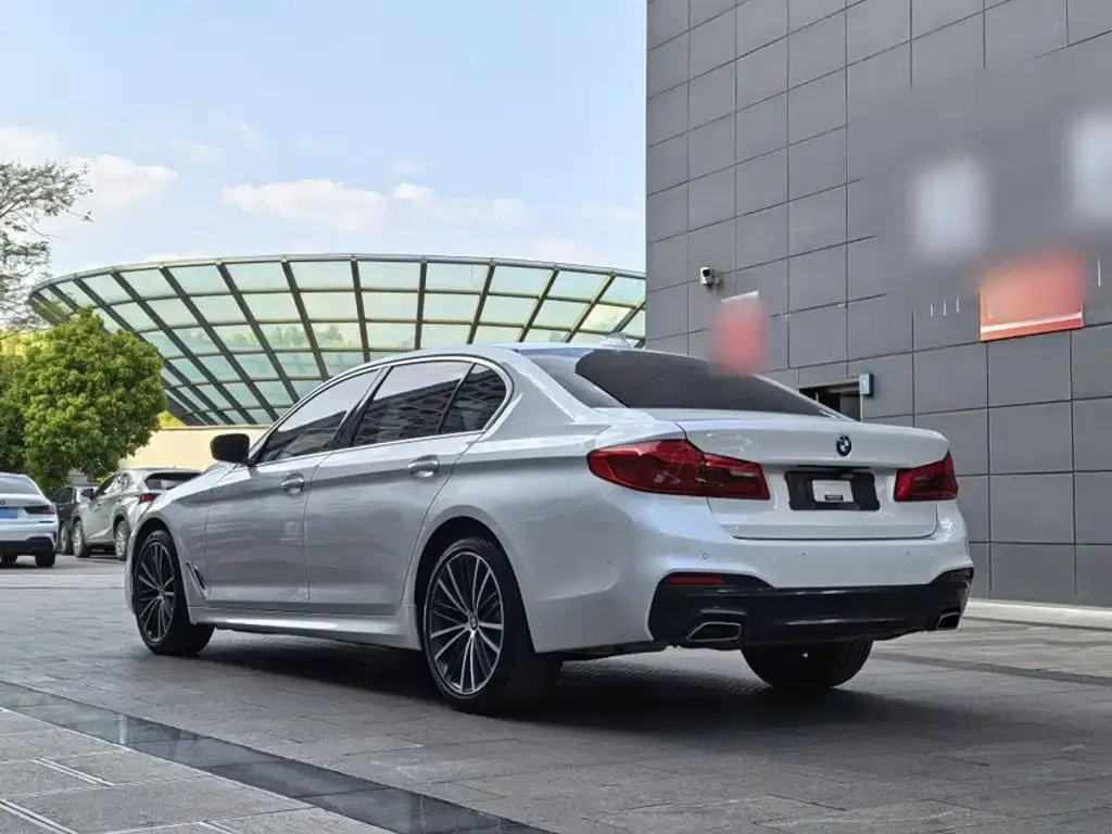 BMW 5 Series — фото 10