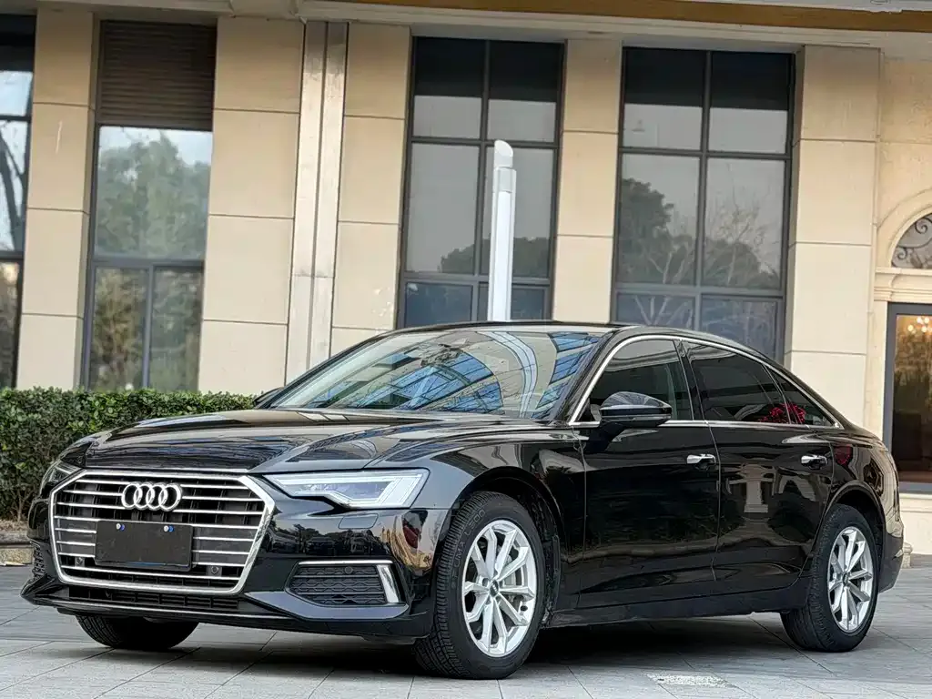 Audi A6L — фото 1