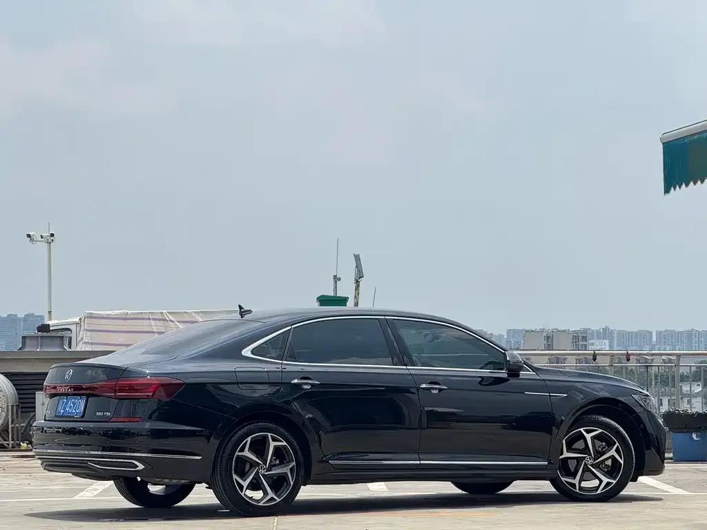 Volkswagen Passat — фото 9