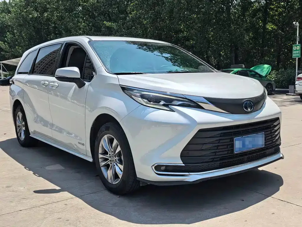 Toyota Sienna 2024 из CN, фото 5