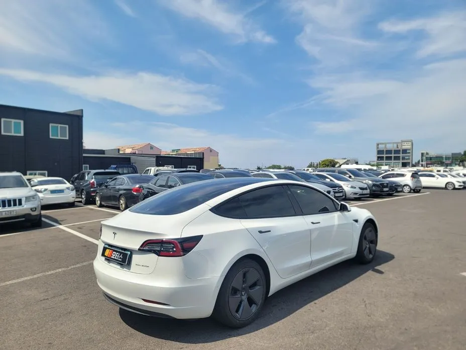 Tesla Model 3 — фото 7