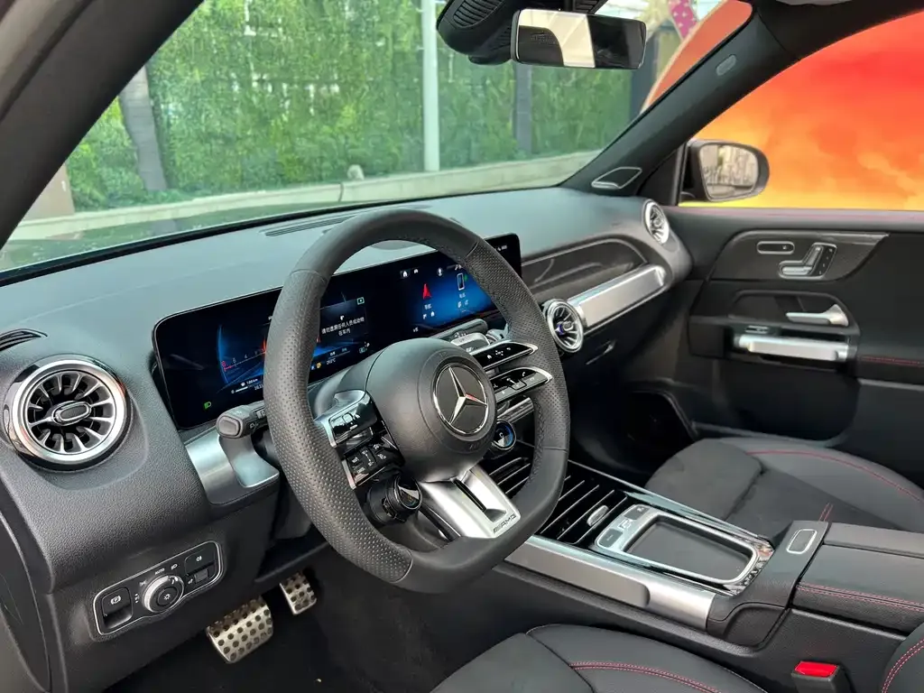 Mercedes-Benz GLB AMG — фото 6