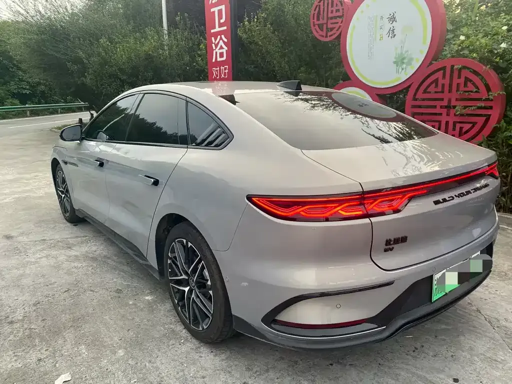 BYD Han — фото 4