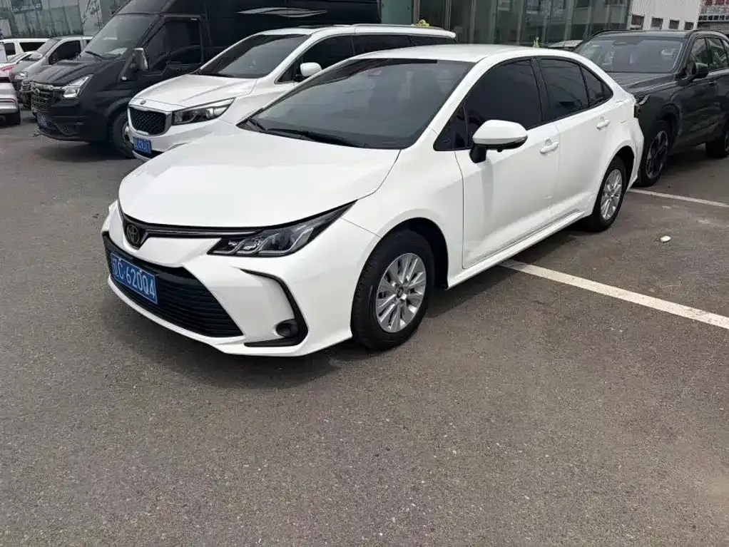 Toyota Corolla — фото 1