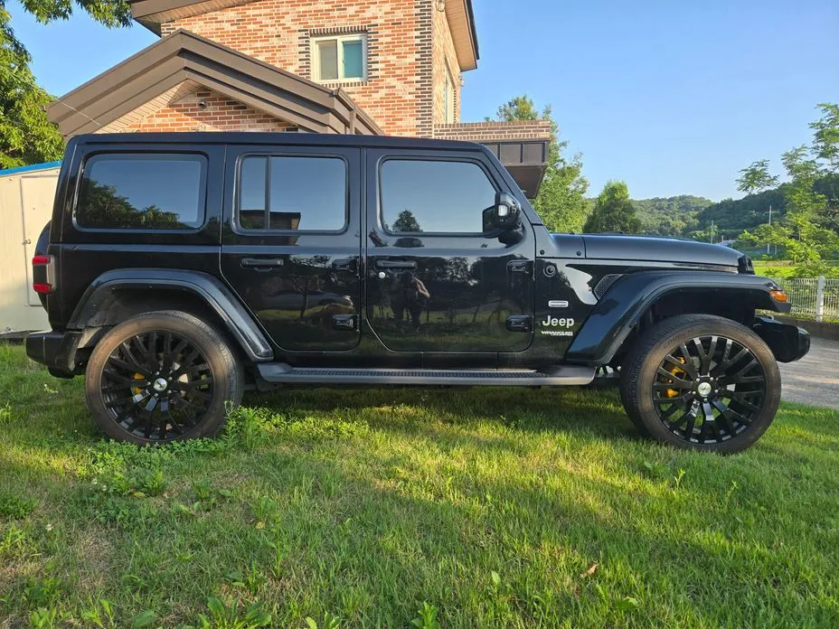Jeep Wrangler — фото 9