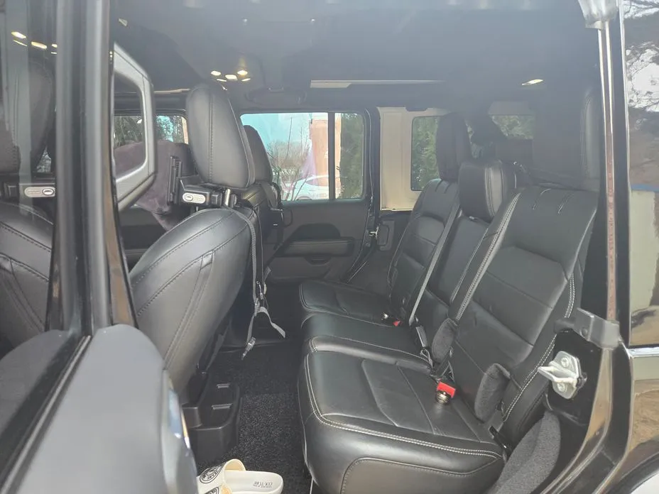 Jeep Wrangler — фото 2