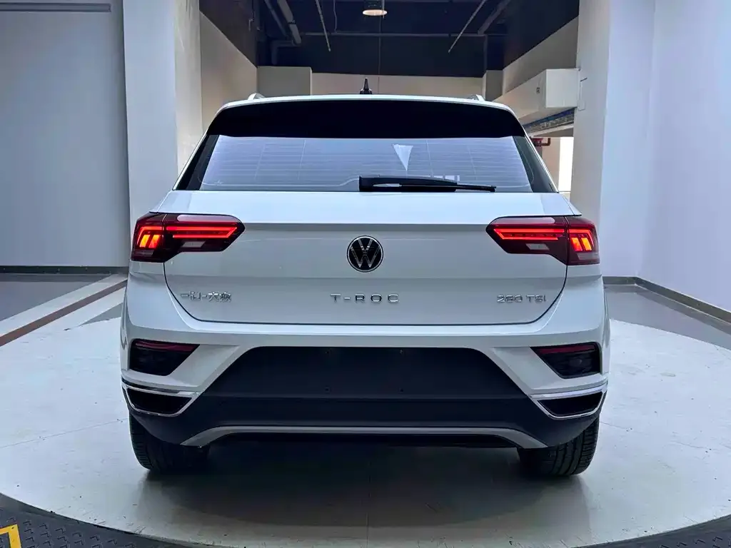 Volkswagen T-Roc — фото 2