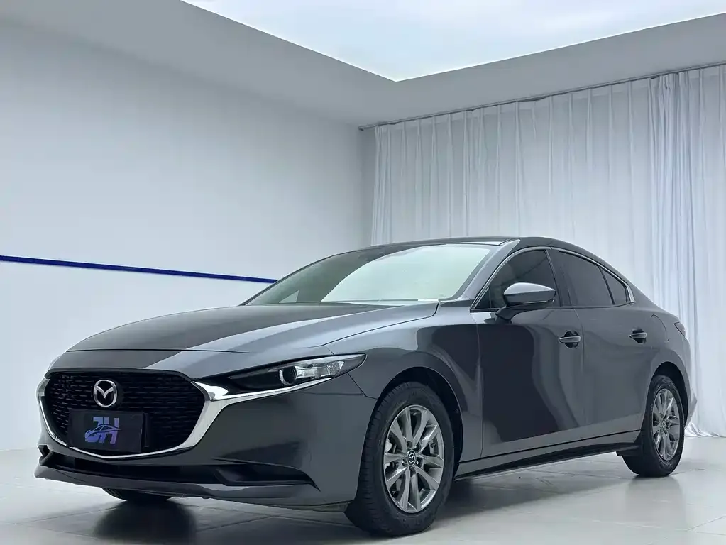 Mazda 3 Axela — фото 1