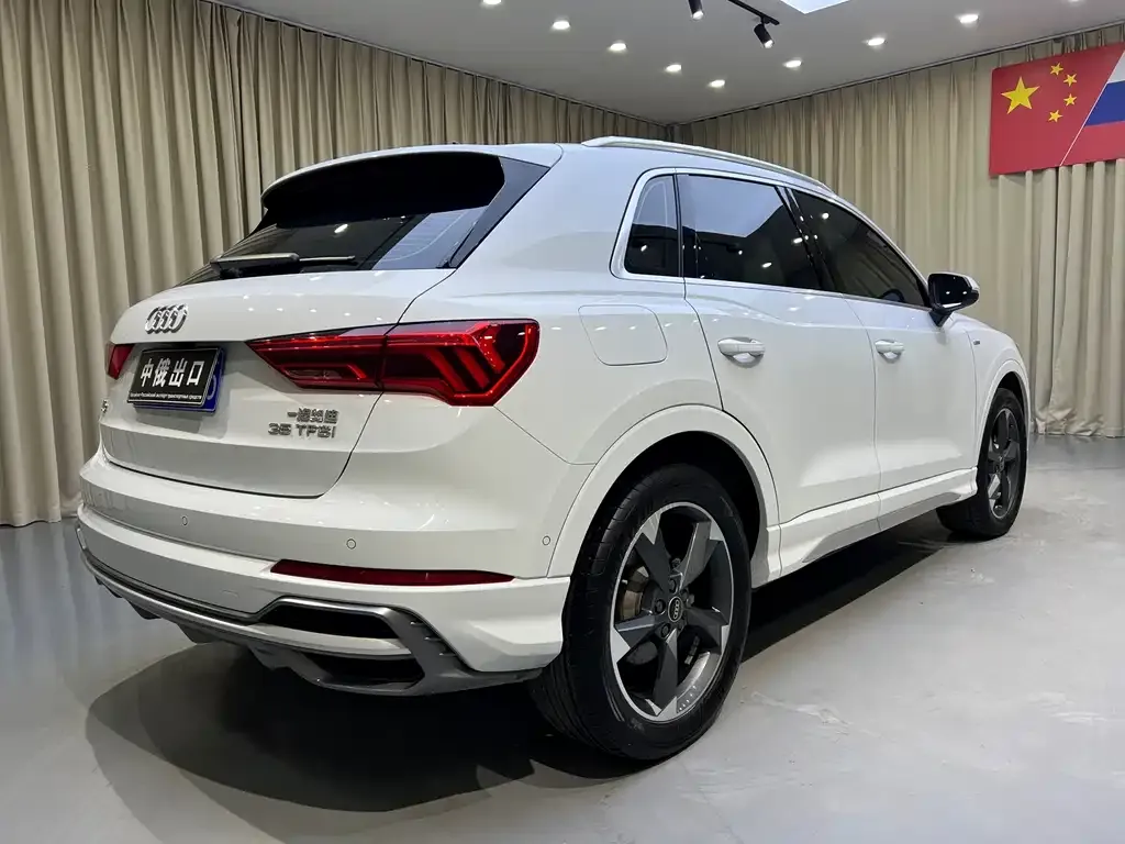 Audi Q3 — фото 10