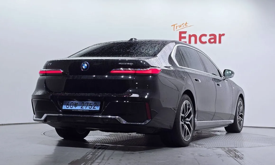 BMW i7 — фото 4