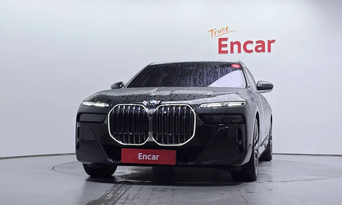 BMW i7 — фото 3