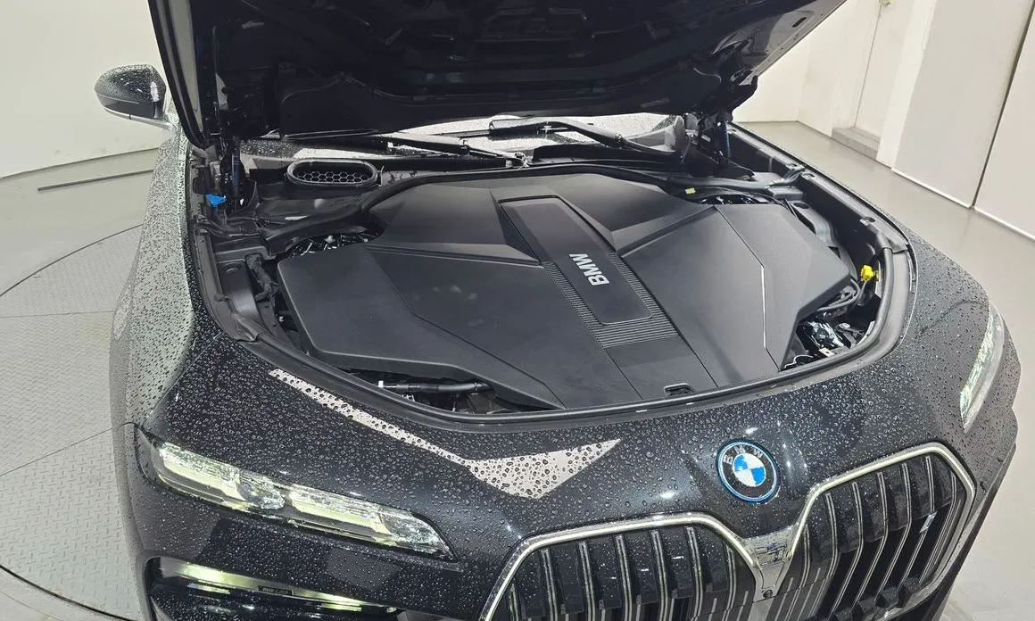 BMW i7 — фото 6