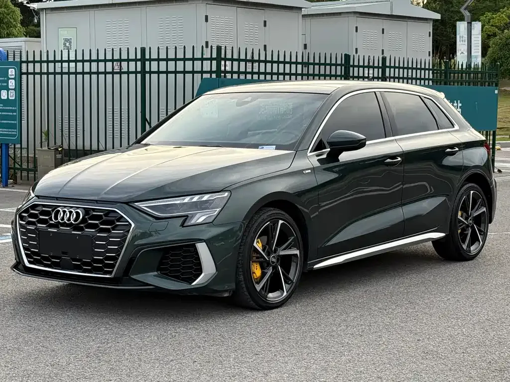 Audi A3 — фото 1