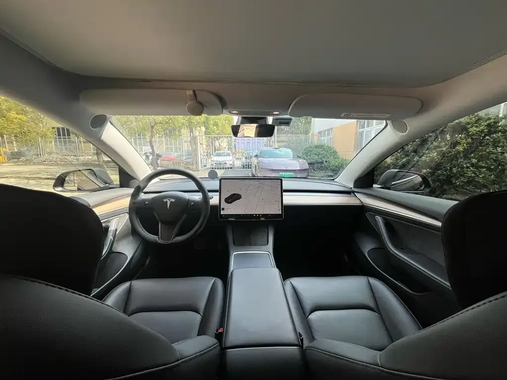 Tesla Model 3 — фото 8