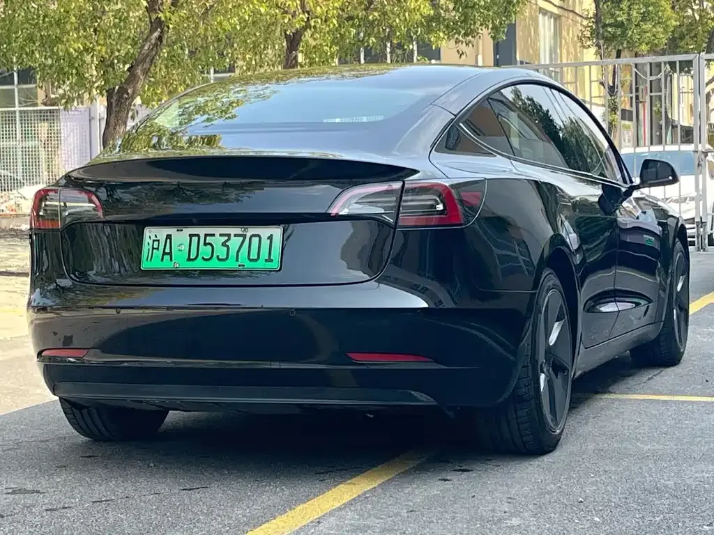 Tesla Model 3 — фото 5