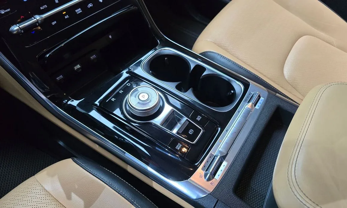 Kia Carnival — фото 10