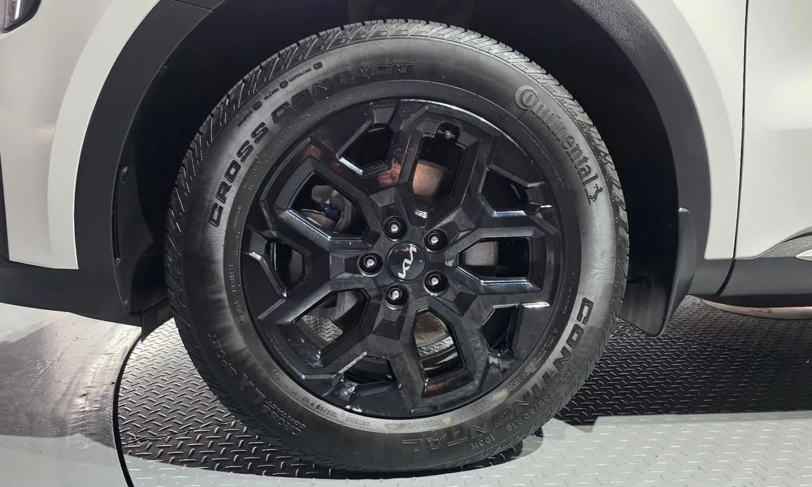 Kia Sorento — фото 6