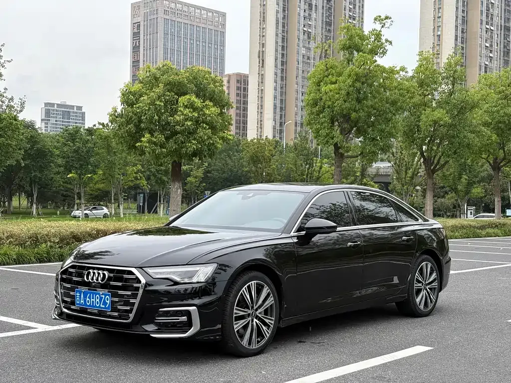 Audi A6L — фото 1
