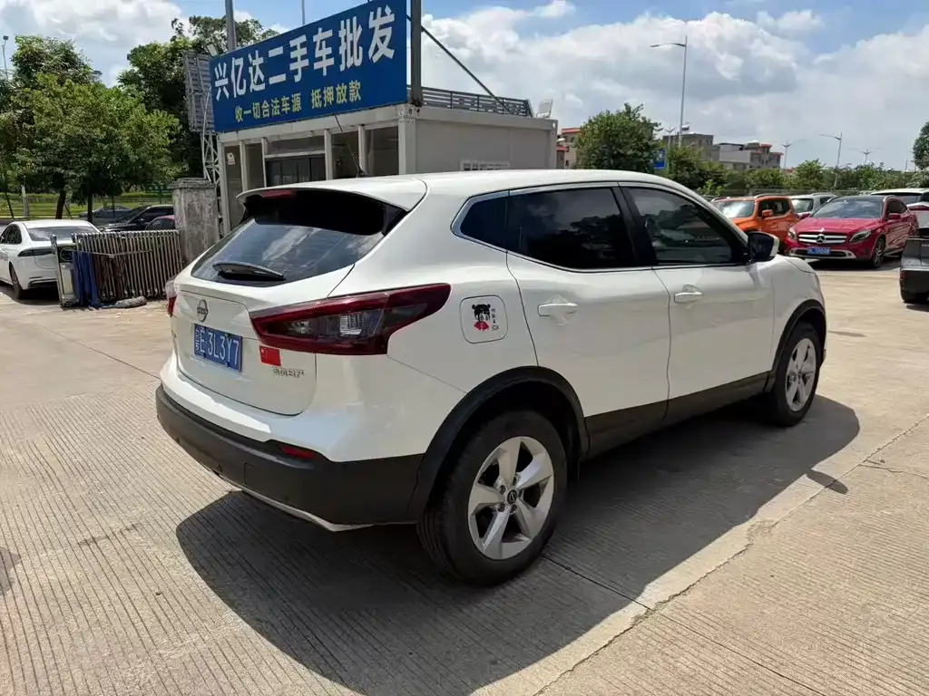 Nissan Qashqai — фото 8