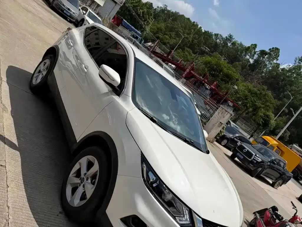 Nissan Qashqai — фото 4