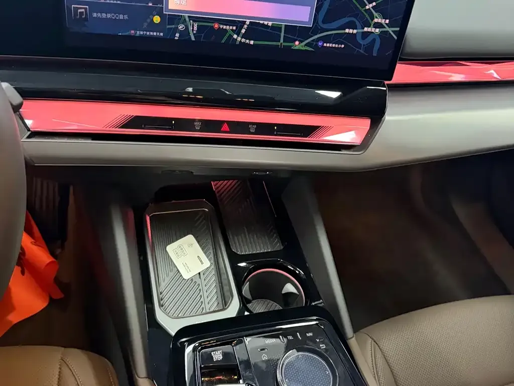 BMW 5 Series 2025 из CN, фото 5