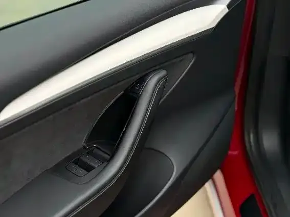Tesla Model 3 — фото 2