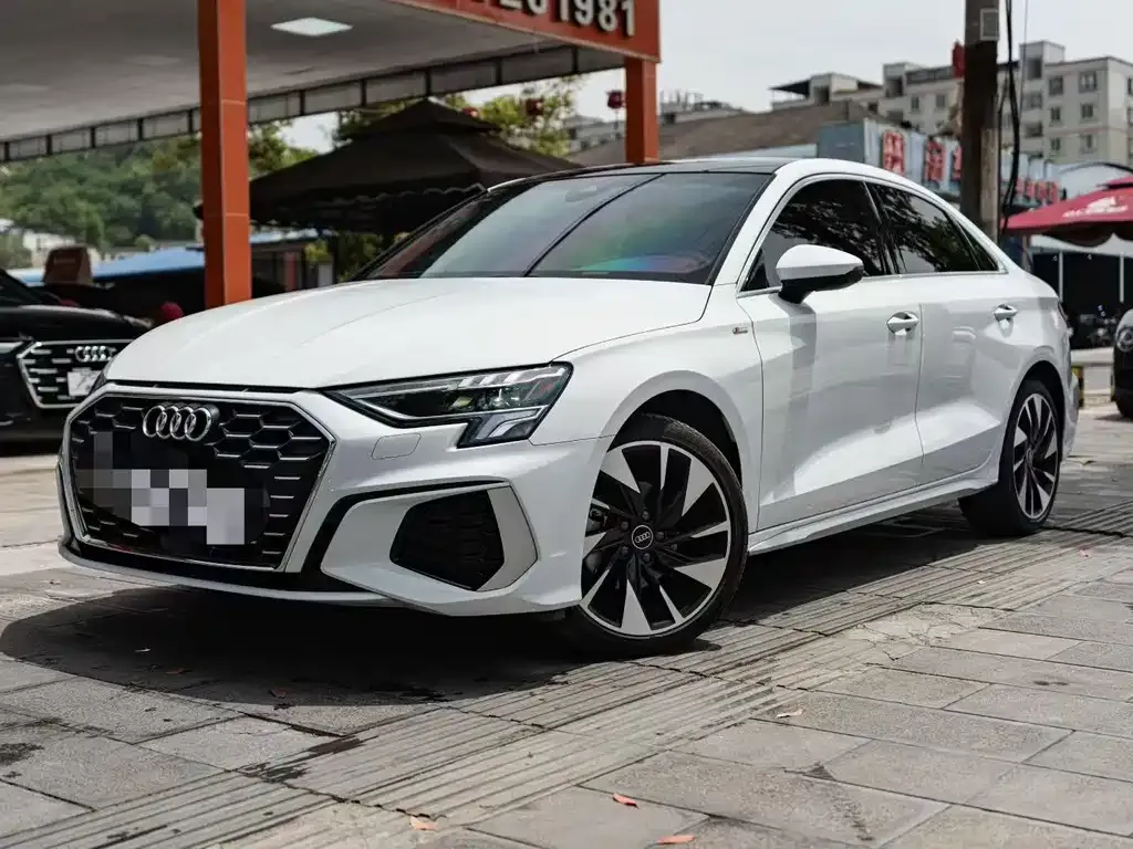 Audi A3 — фото 1