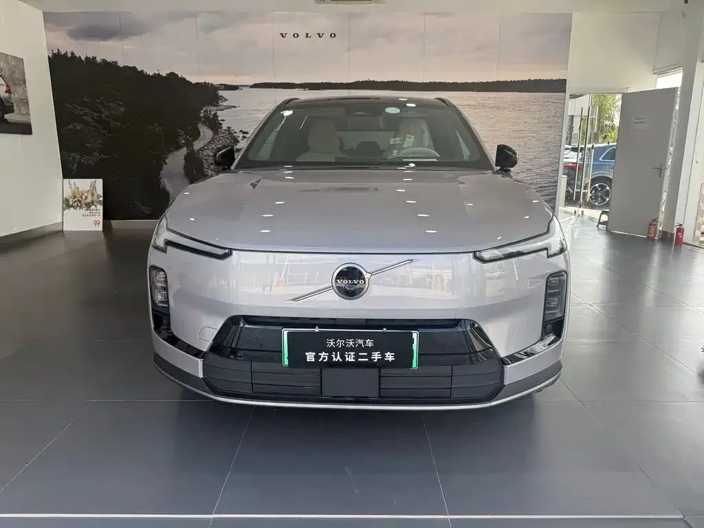 Volvo XC70 Plug-in Hybrid — фото 3