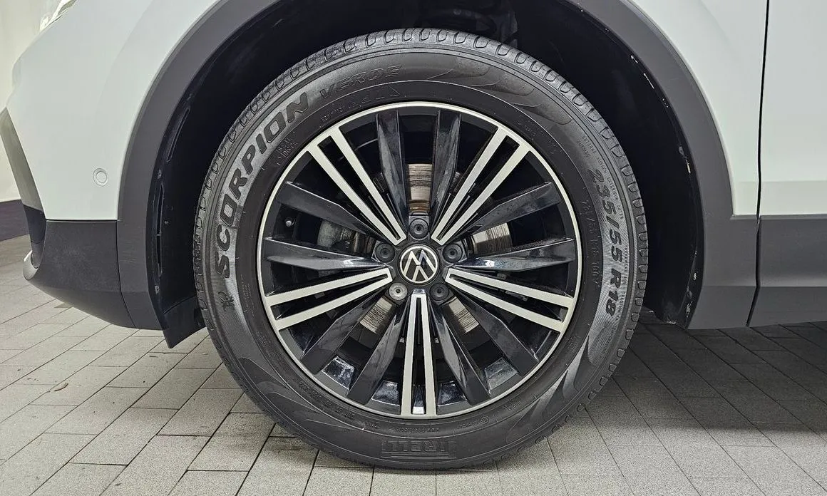 Volkswagen Tiguan — фото 10