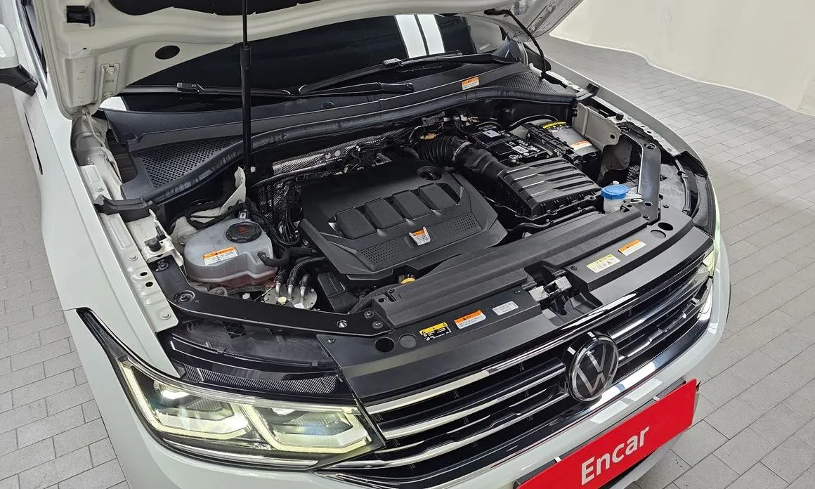 Volkswagen Tiguan — фото 8