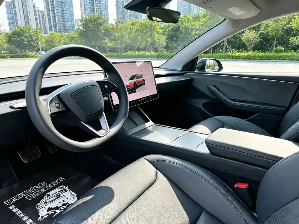 Tesla Model 3 — фото 7