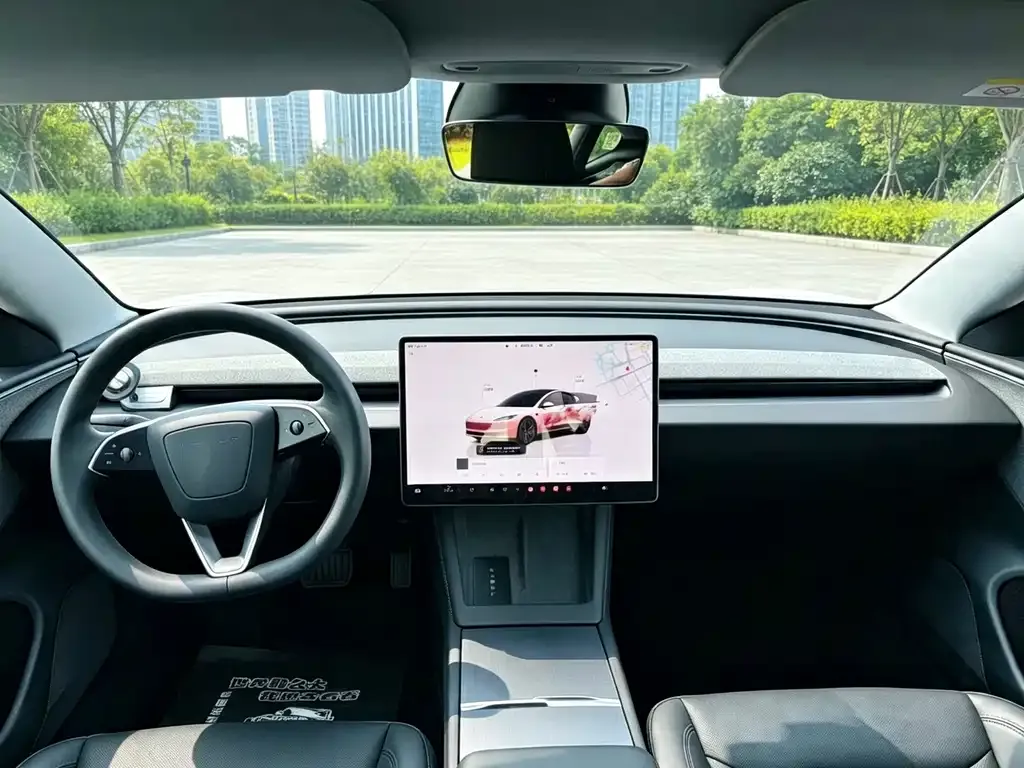 Tesla Model 3 — фото 4