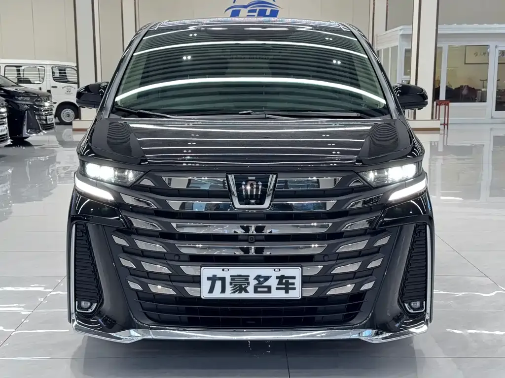 Toyota Vellfire — фото 10