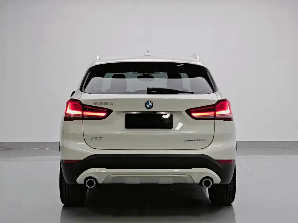 BMW X1 — фото 8