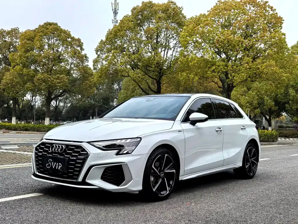 Audi A3 — фото 1