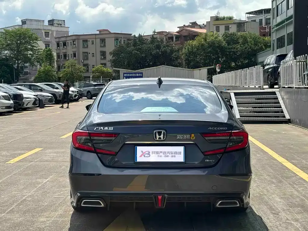 Honda Accord — фото 10