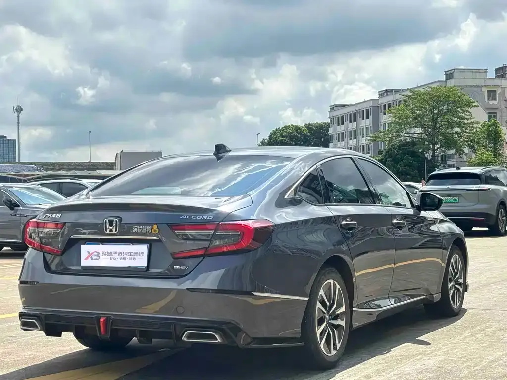 Honda Accord — фото 9