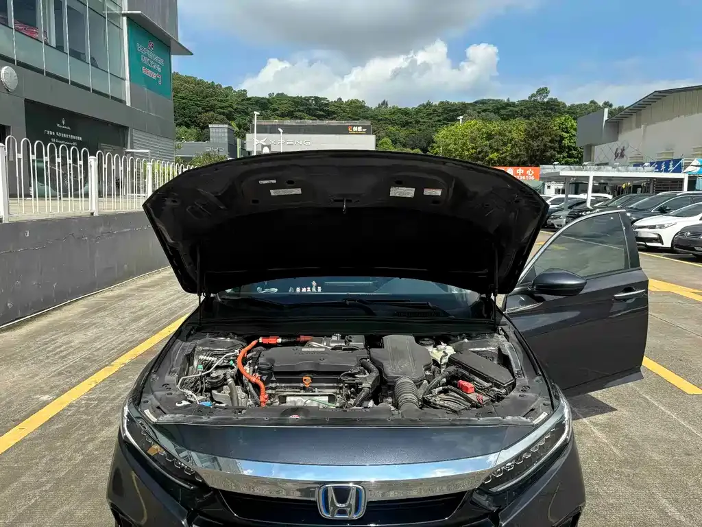 Honda Accord — фото 7