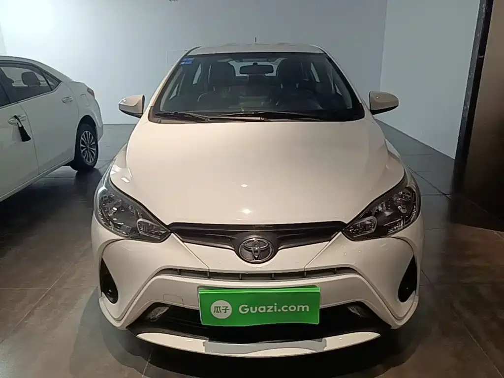 Toyota Yaris L — фото 4