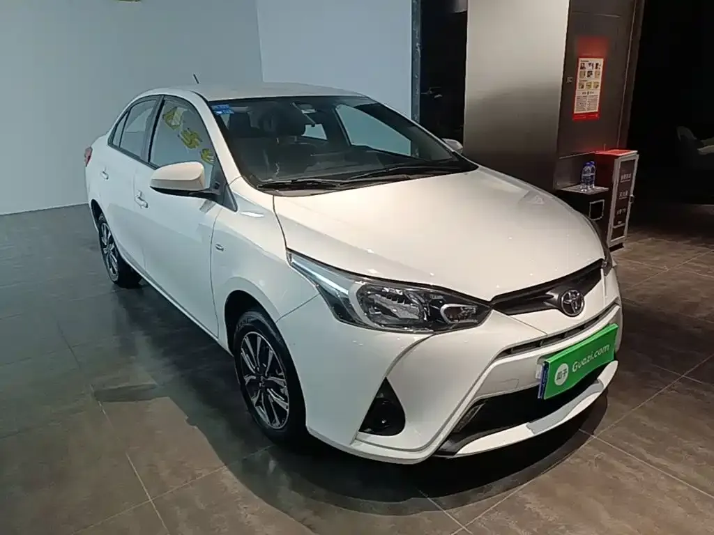 Toyota Yaris L — фото 5