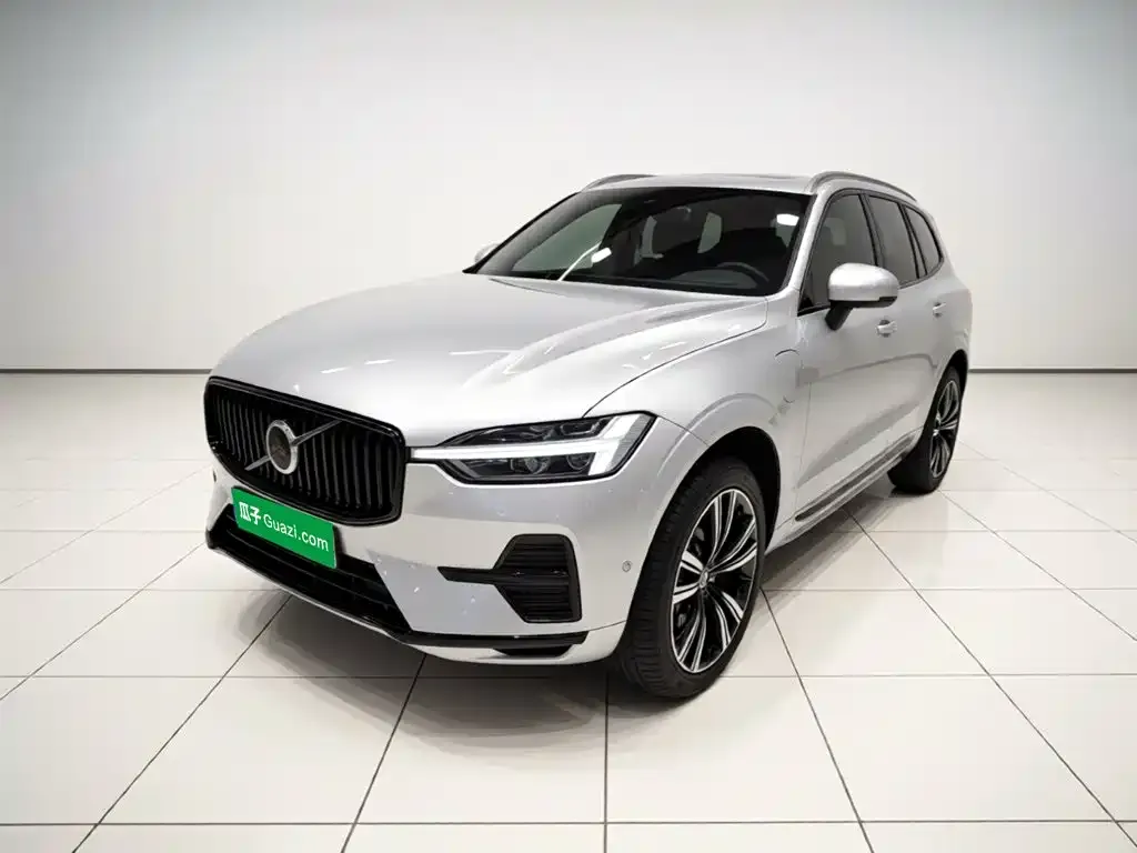 Volvo XC60 PHEV — фото 1