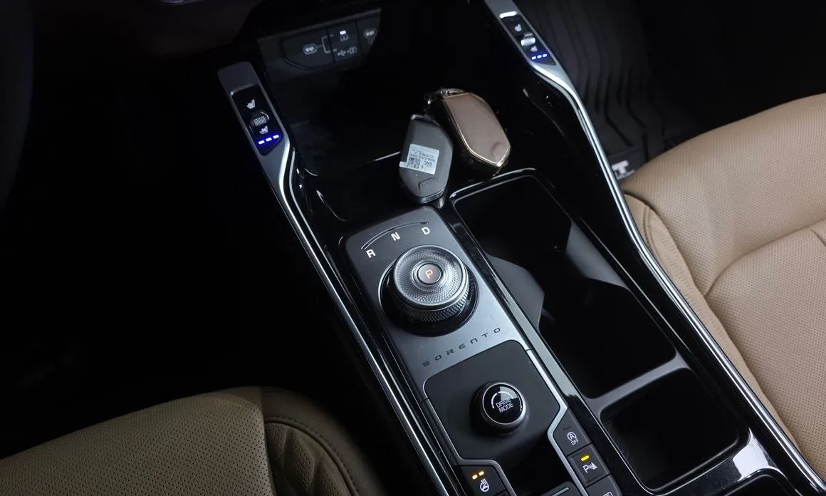Kia Sorento — фото 7
