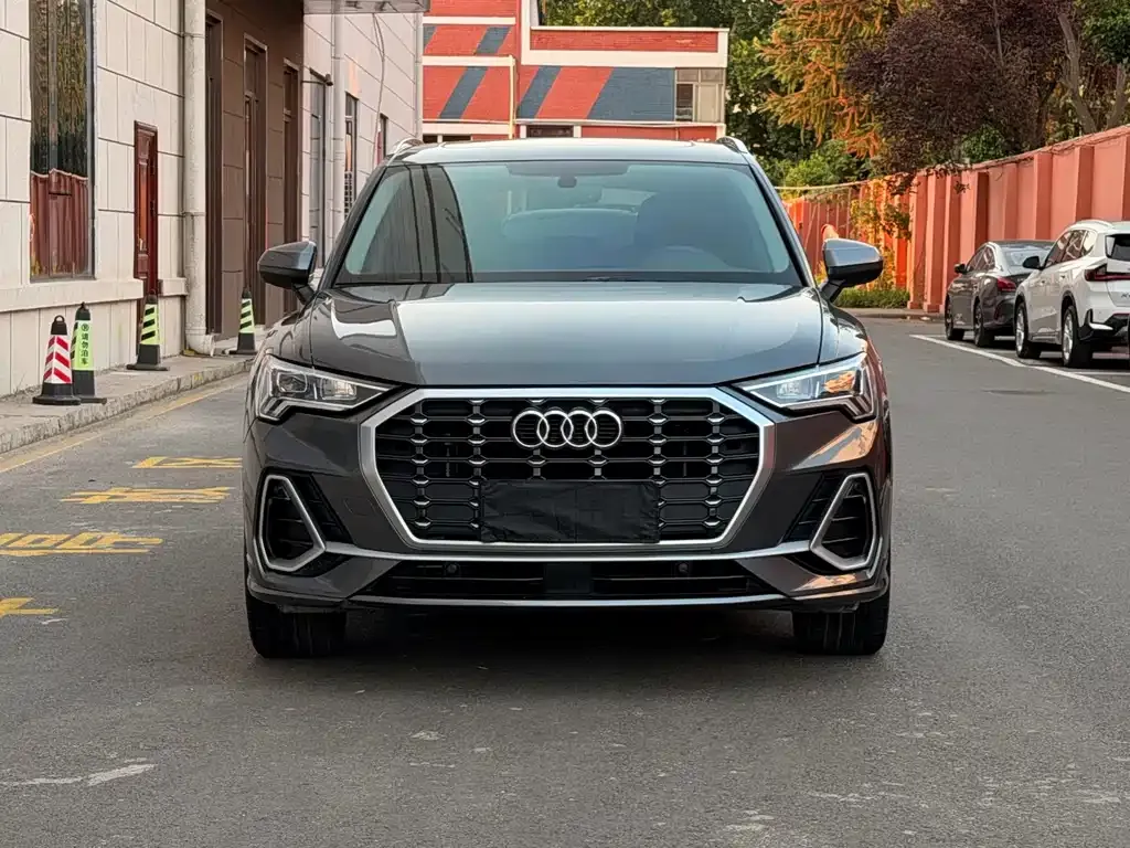 Audi Q3 — фото 10