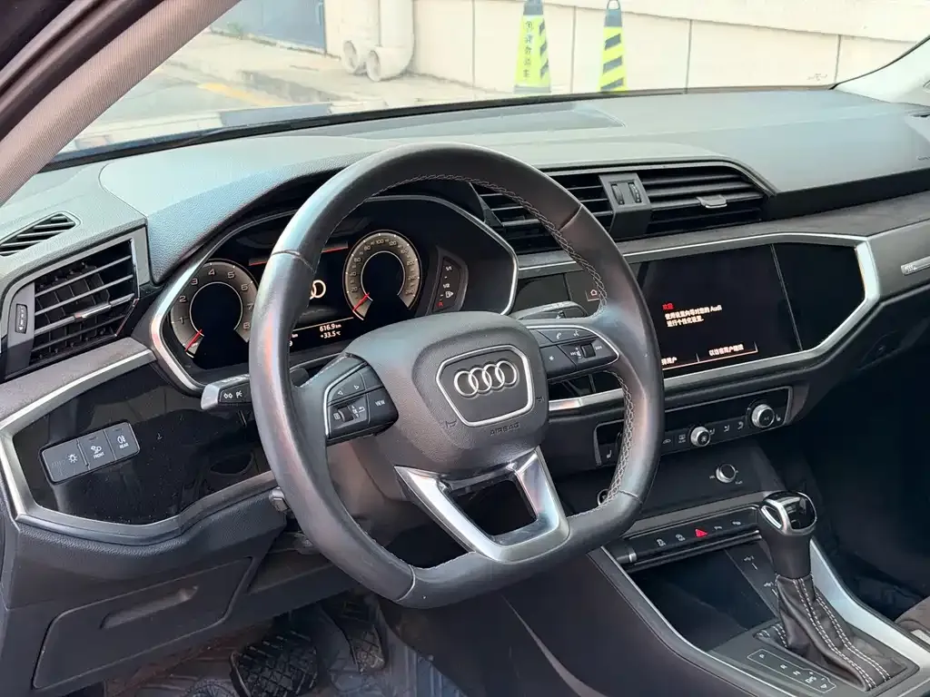 Audi Q3 — фото 4