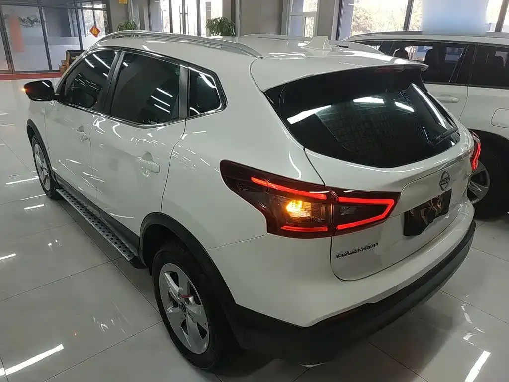 Nissan Qashqai — фото 10