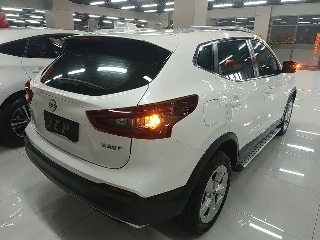 Nissan Qashqai — фото 4