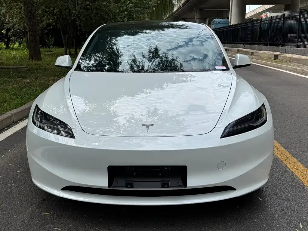 Tesla Model 3 — фото 5