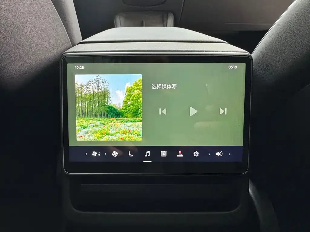 Tesla Model 3 — фото 2