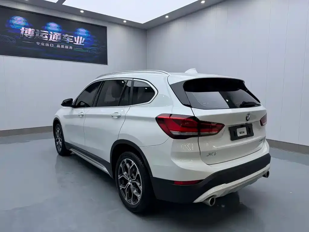 BMW X1 — фото 8