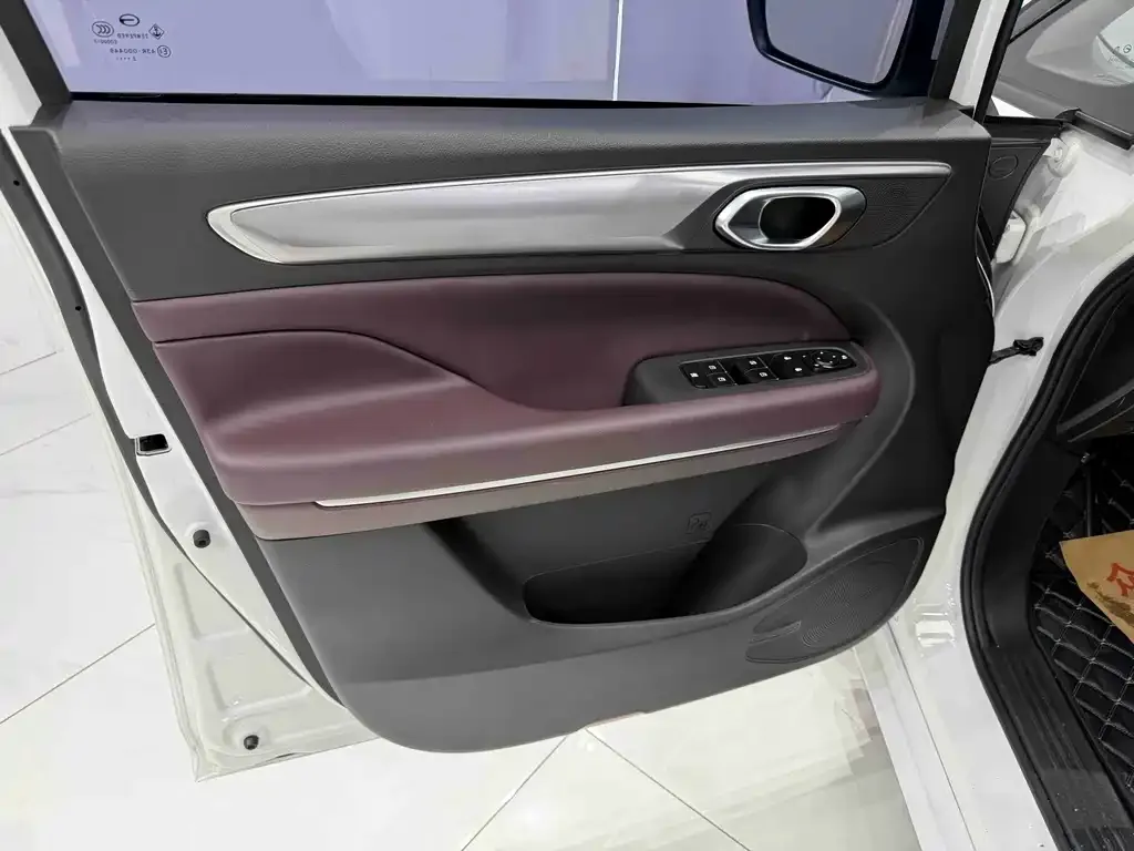 GAC Motor Trumpchi M6 — фото 8